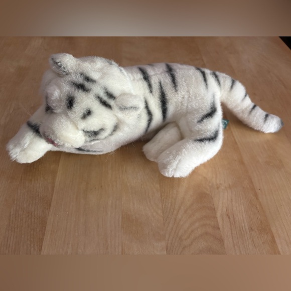 Busch Gardens White Tiger W/Blue Eyes Plush Stuffed Animal 17” - Picture 1 of 5